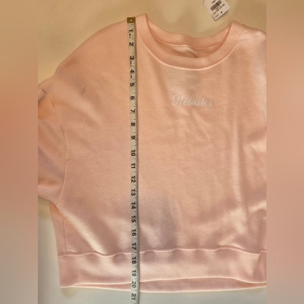 NWT- Hollister Pale Pink Cropped Crewneck Lightweight Sweatshirt Size Small - Picture 7 of 9